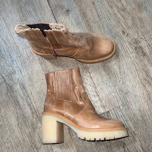 Free People James Chelsea Boots camel size 37.5/7 and 41/10.5